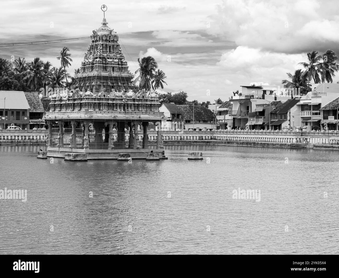 Suchindram, Tamil Nadu, Inde - 08 octobre 2024 : réservoir du temple Thnumeralaya, également appelé temple Sthanumalaya, situé à Suchindram dans le Ka Banque D'Images