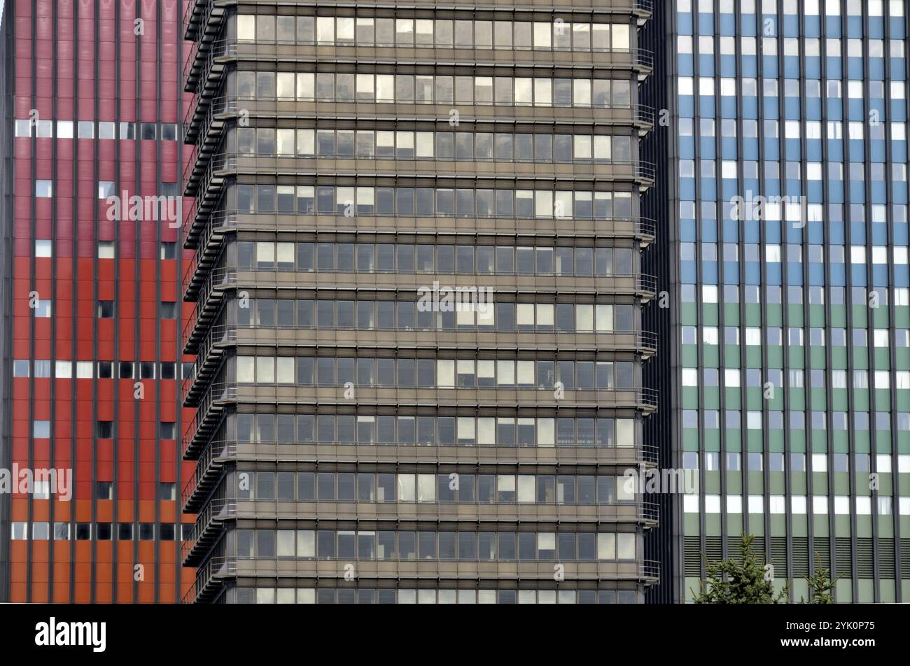 Deutschlandradio bâtiment, Deutschlandfunk, derrière l'ancien siège de Deutsche Welle, tour de bureaux et tour de studios, Raderbergguertel, Cologne Banque D'Images