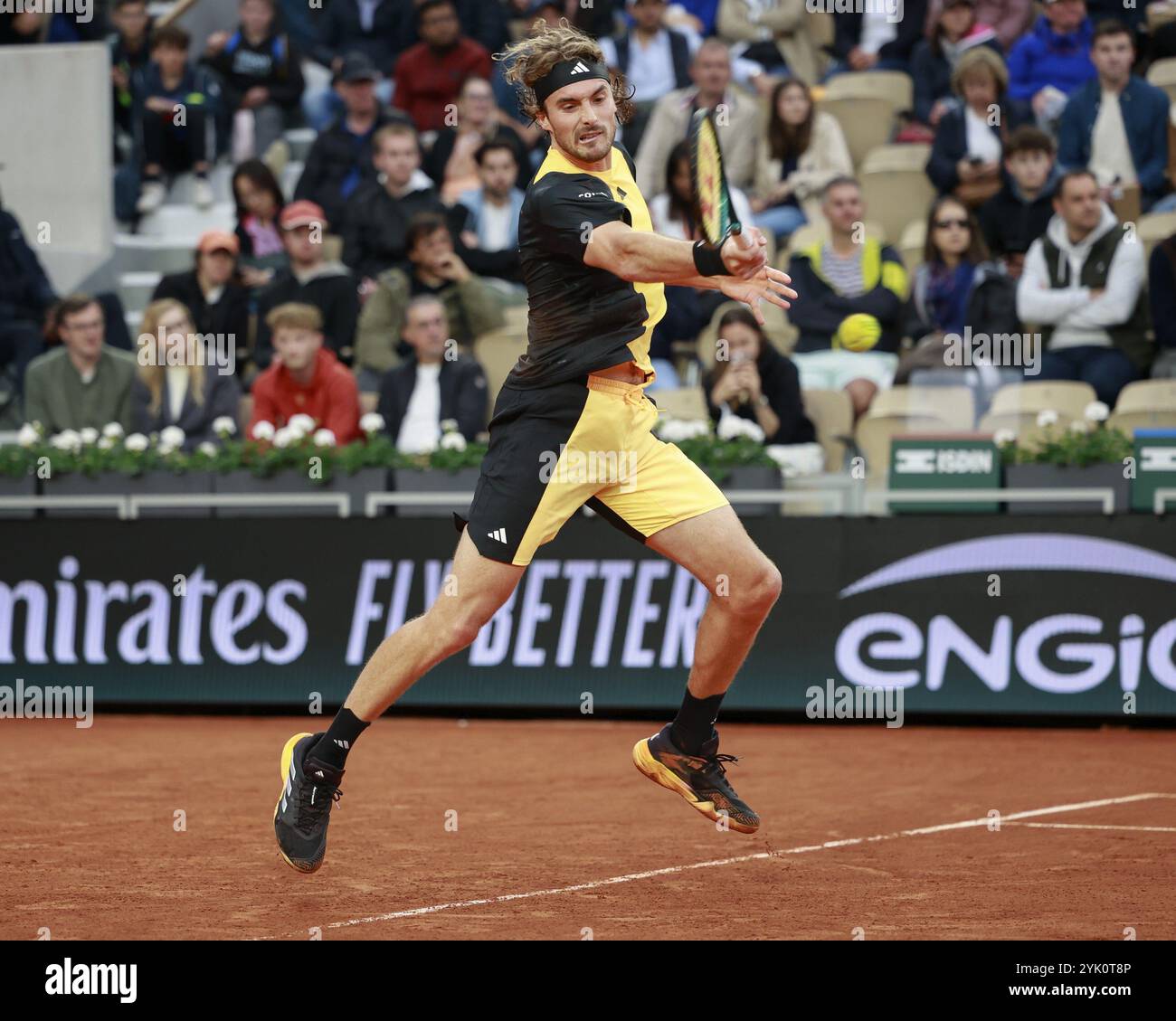 Le joueur de tennis grec Stefanos Tsitsipas en action à l'Open de France 2024, Roland Garros, Paris, France. Banque D'Images