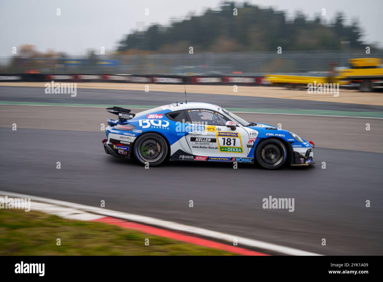 16.11.2024 Nürburgring Langstrecken Serie (NLS) finale de la saison, Nürburgring, Allemagne, photo : #181 Richard Jodexins, Jan Niklas Stieler et Heiko Eichenberg dans la Porsche 718 de SRS Team Sorg Rennsport Banque D'Images
