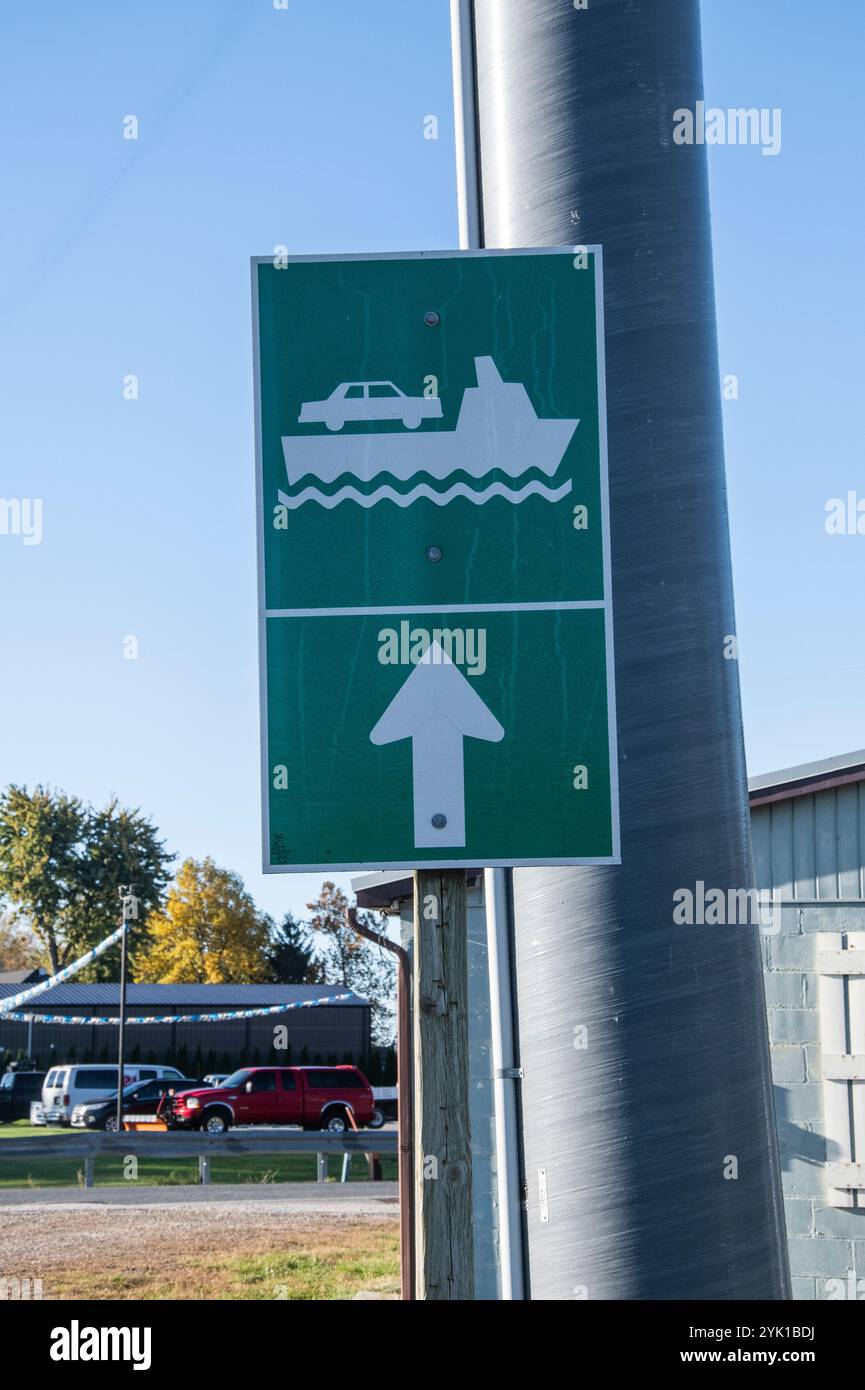 Panneau de direction pour le traversier sur Erie Street North à Leamington, Ontario, Canada Banque D'Images