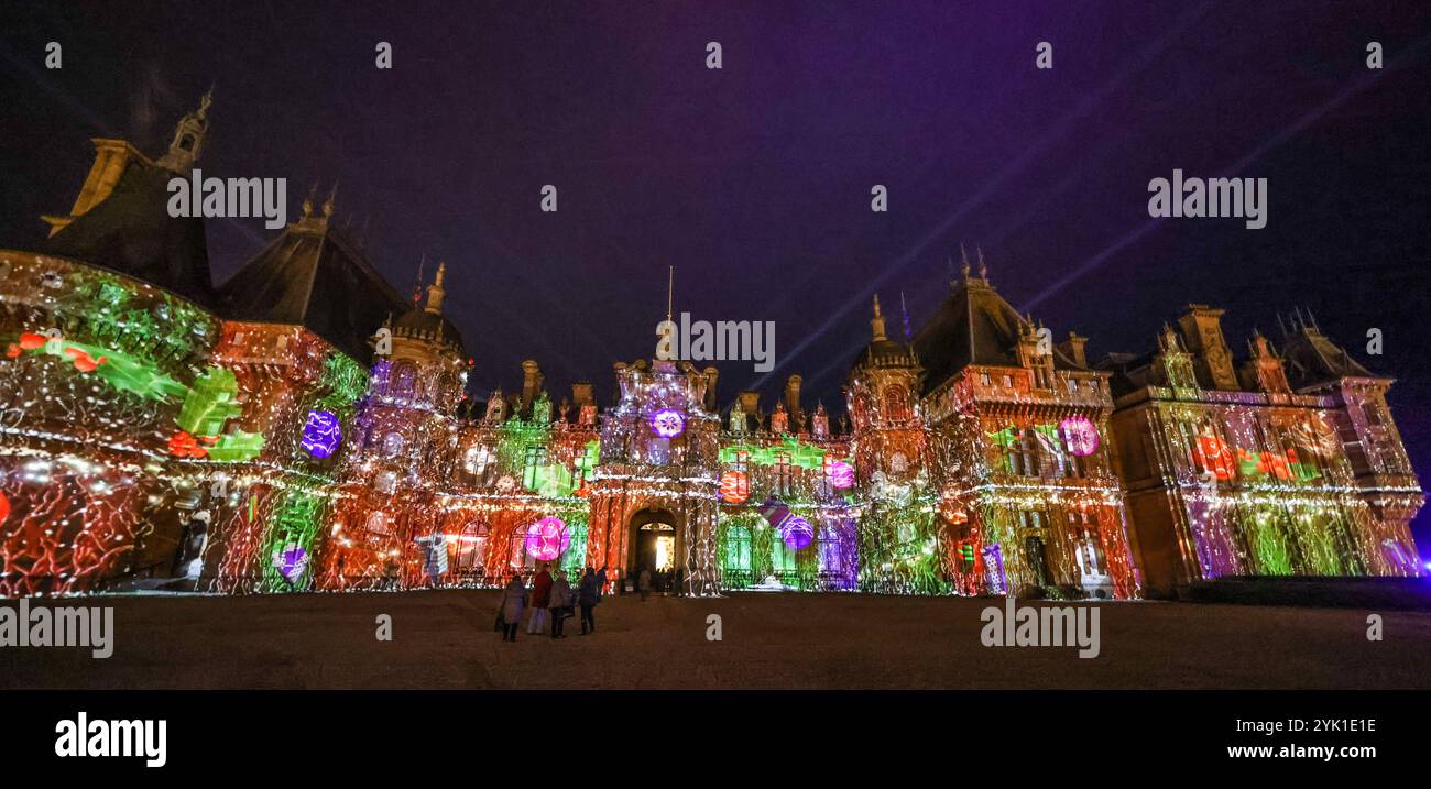 Waddesdon Manor Buckinghamshire, Royaume-Uni. 16 novembre 2024. Projections de lumière de Noël sur la façade du manoir, propriété du National Trust et gérée par la Fondation Rothschild. Inspiré par le conte de la belle au bois dormant, Waddesdon va être transformé pour une expérience festive magique cette saison festive jusqu'au 5 janvier 2025.Paul Quezada-Neiman/Alamy Live News crédit : Paul Quezada-Neiman/Alamy Live News Banque D'Images