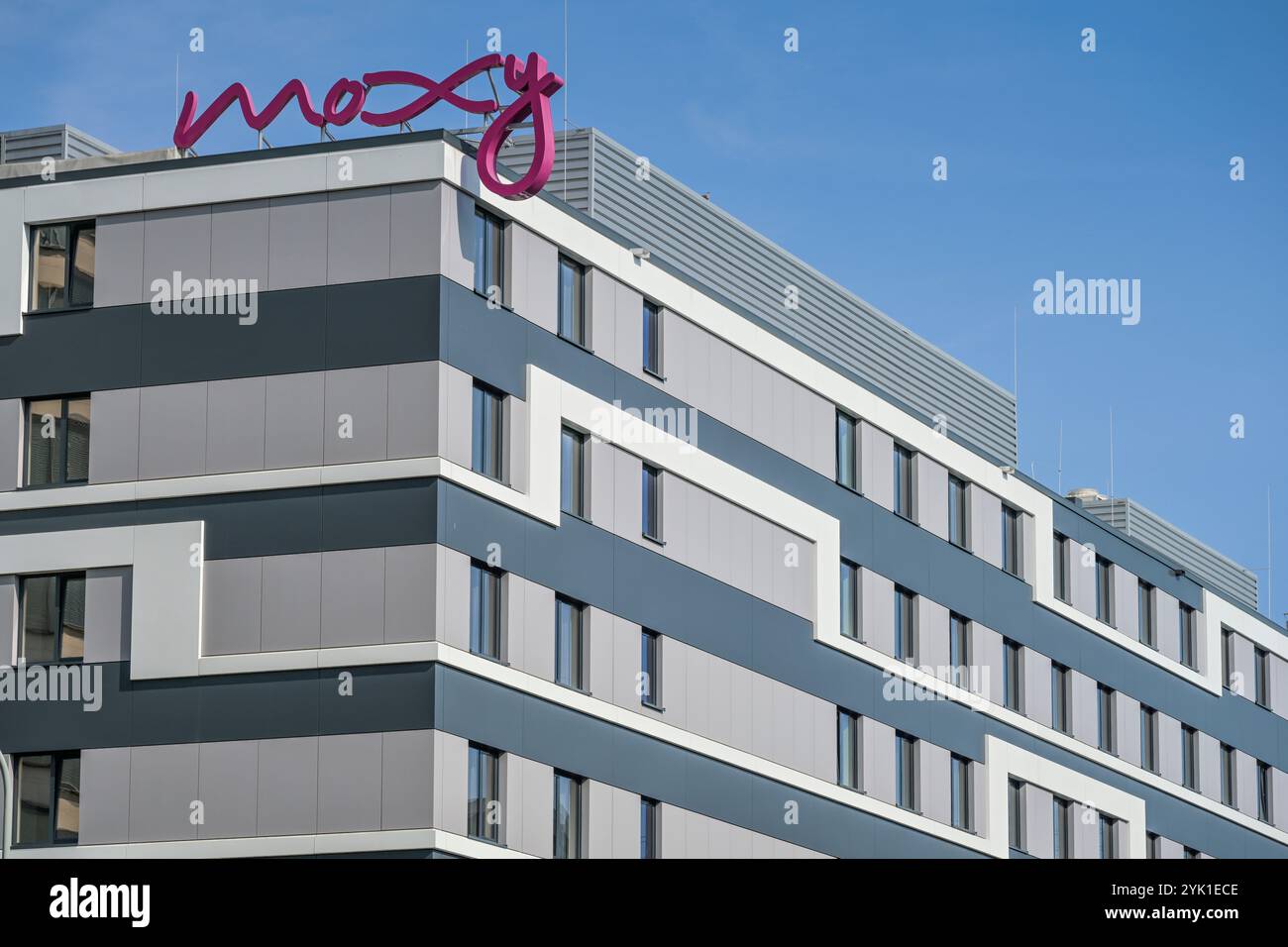 Hotel Moxy, Mannheimer Straße, Eschborn, main-Taunus-Kreis, Hesse, Deutschland Banque D'Images Hotel Moxy, Mannheimer Straße, Eschborn, main-Taunus-Kreis, Hesse, Deutschland Banque D'Images
