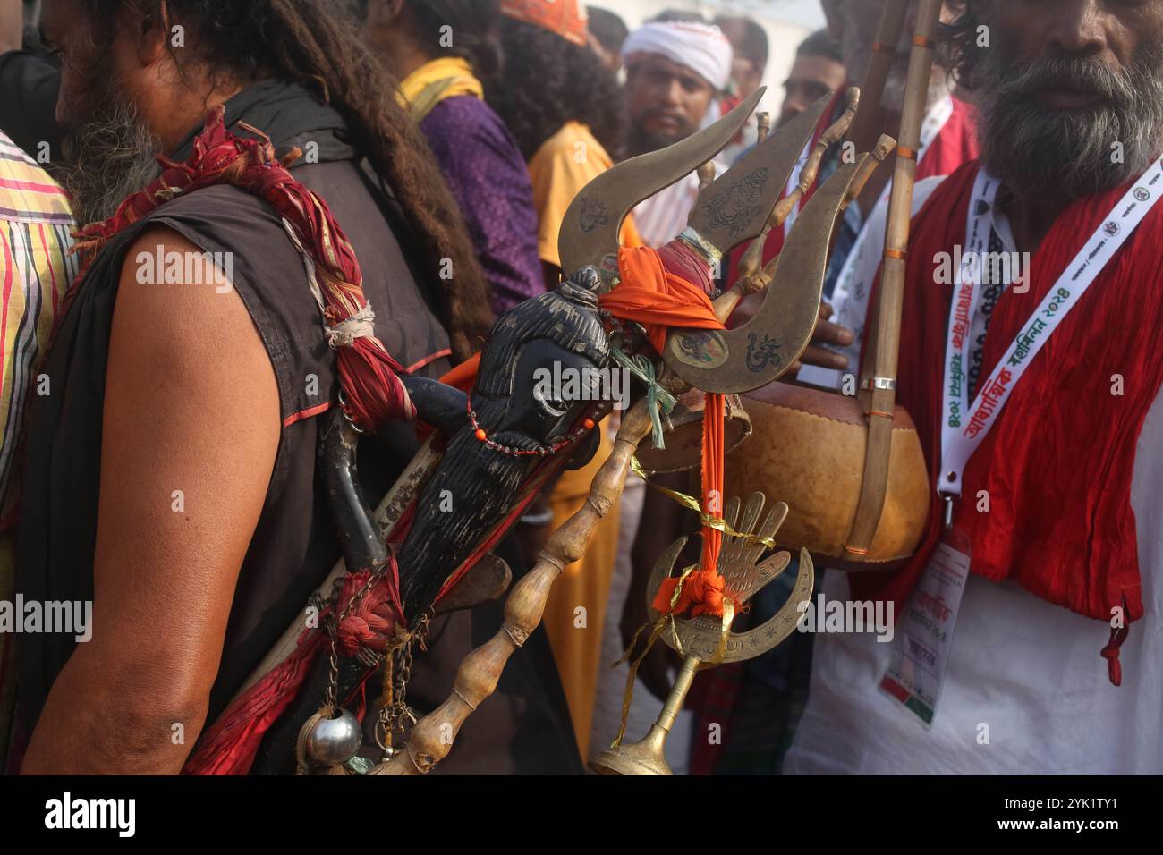 Dhaka, Bangladesh. 17 novembre 2024. Les Bauls participent à un grand rassemblement au parc Suhrawardy à Dhaka. (Crédit image : © MD Mehedi Hasan/ZUMA Press Wire) USAGE ÉDITORIAL SEULEMENT! Non destiné à UN USAGE commercial ! Banque D'Images