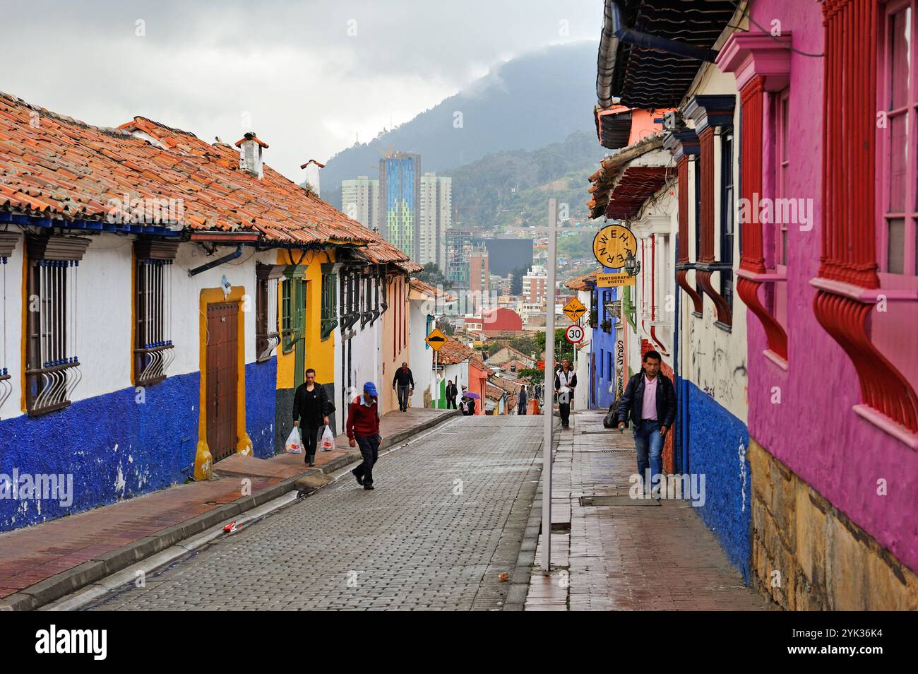 Rue dans le quartier de la Candelaria, Bogota, Colombie, Amérique du Sud Banque D'Images