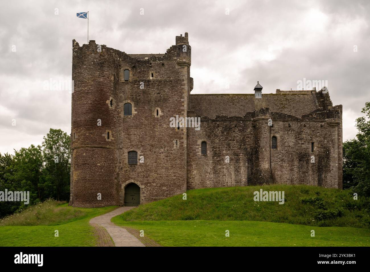 Forteresse médiévale Château de Doune près du village de Doune dans le quartier de Stirling, en Écosse. C'est une cour forteresse construite autour de 1400 par Robert Ste Banque D'Images