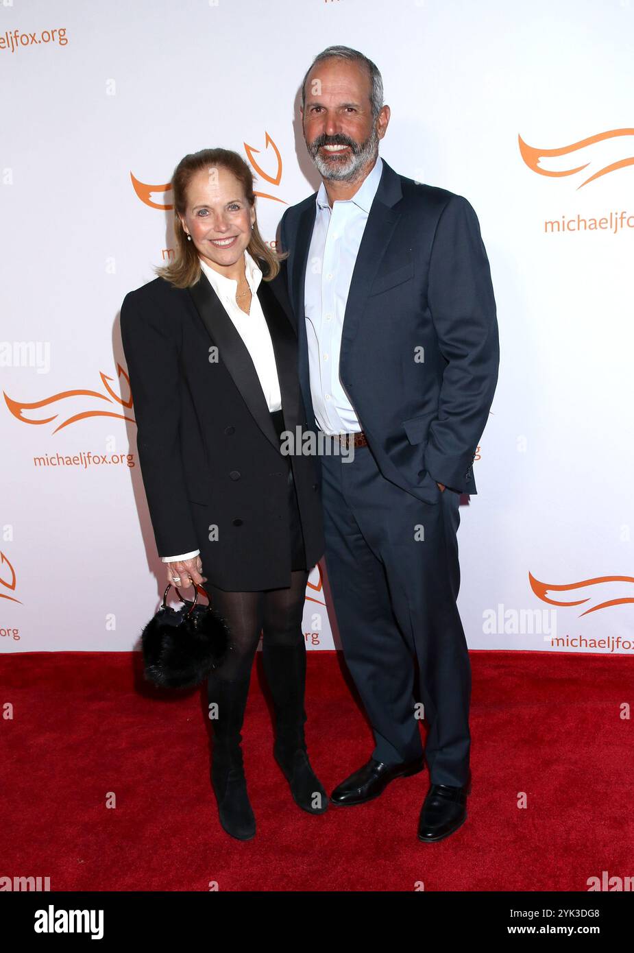 New York, États-Unis. 16 novembre 2024. Katie Couric et John Molner présents au Gala 2024 'A Funny Thing Happen on the Way to Cure Parkinson's' au profit de la Fondation Michael J. Fox, qui s'est tenu à Cipriani South Street à Casa Cipriani le 16 novembre 2024 à New York City, NY © Steven Bergman/AFF-USA. Crédit COM : AFF/Alamy Live News Banque D'Images