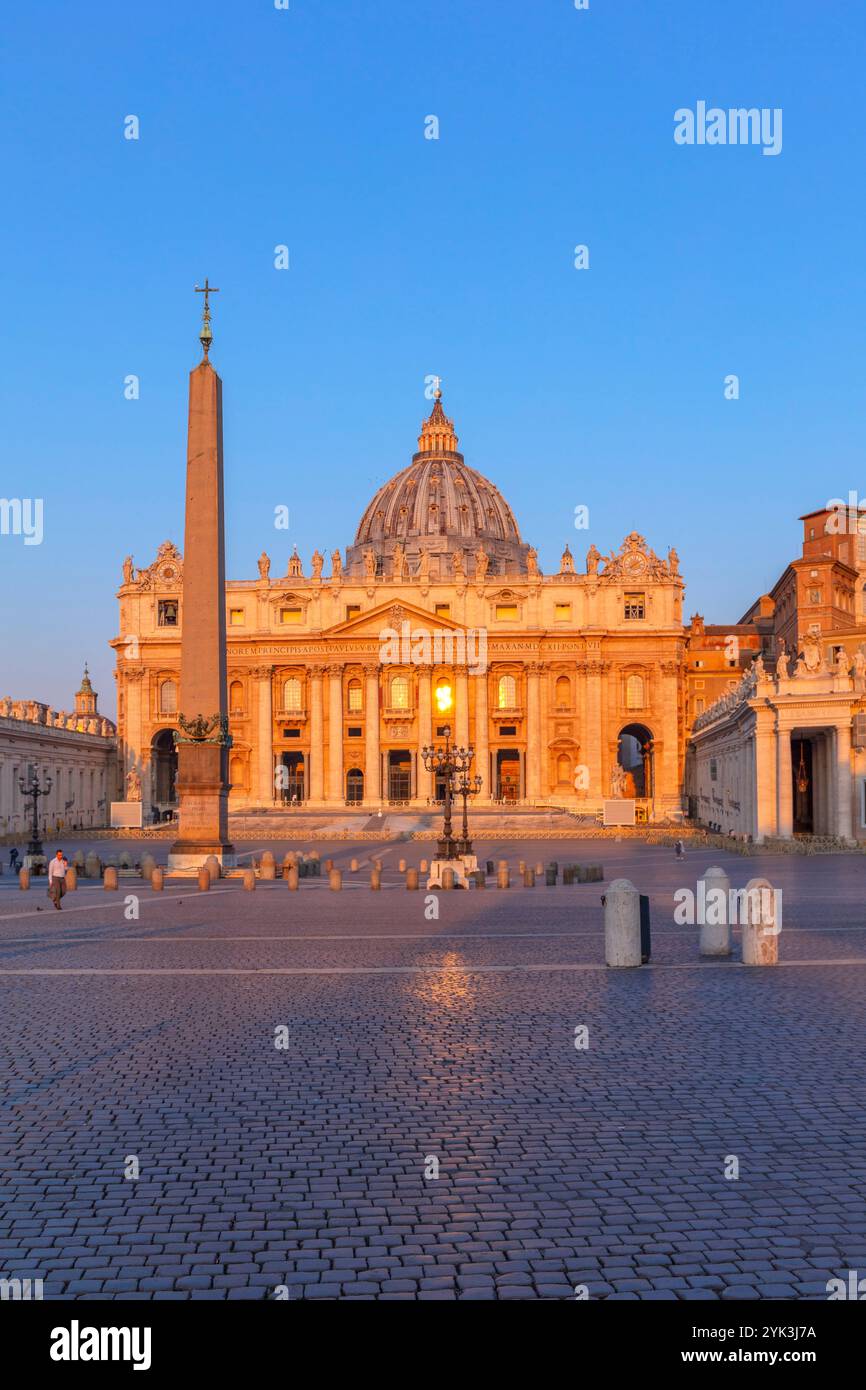 Piazza San Pietro, Cité du Vatican, Rome, Latium, Italie Banque D'Images