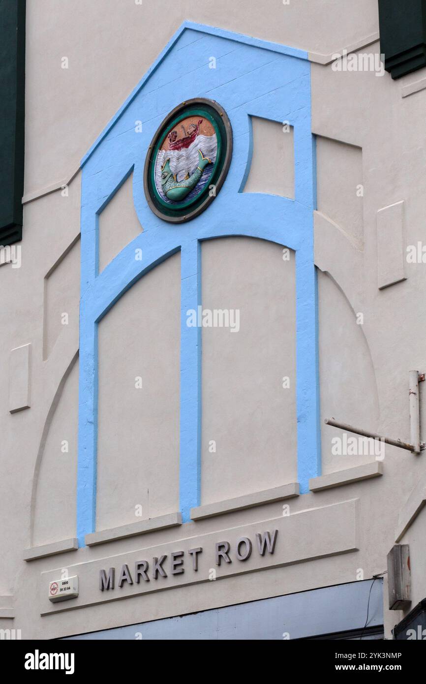 LONDRES, Royaume-Uni - 06 NOVEMBRE 2024 : panneau devant le bâtiment Market Row à Brixton Banque D'Images