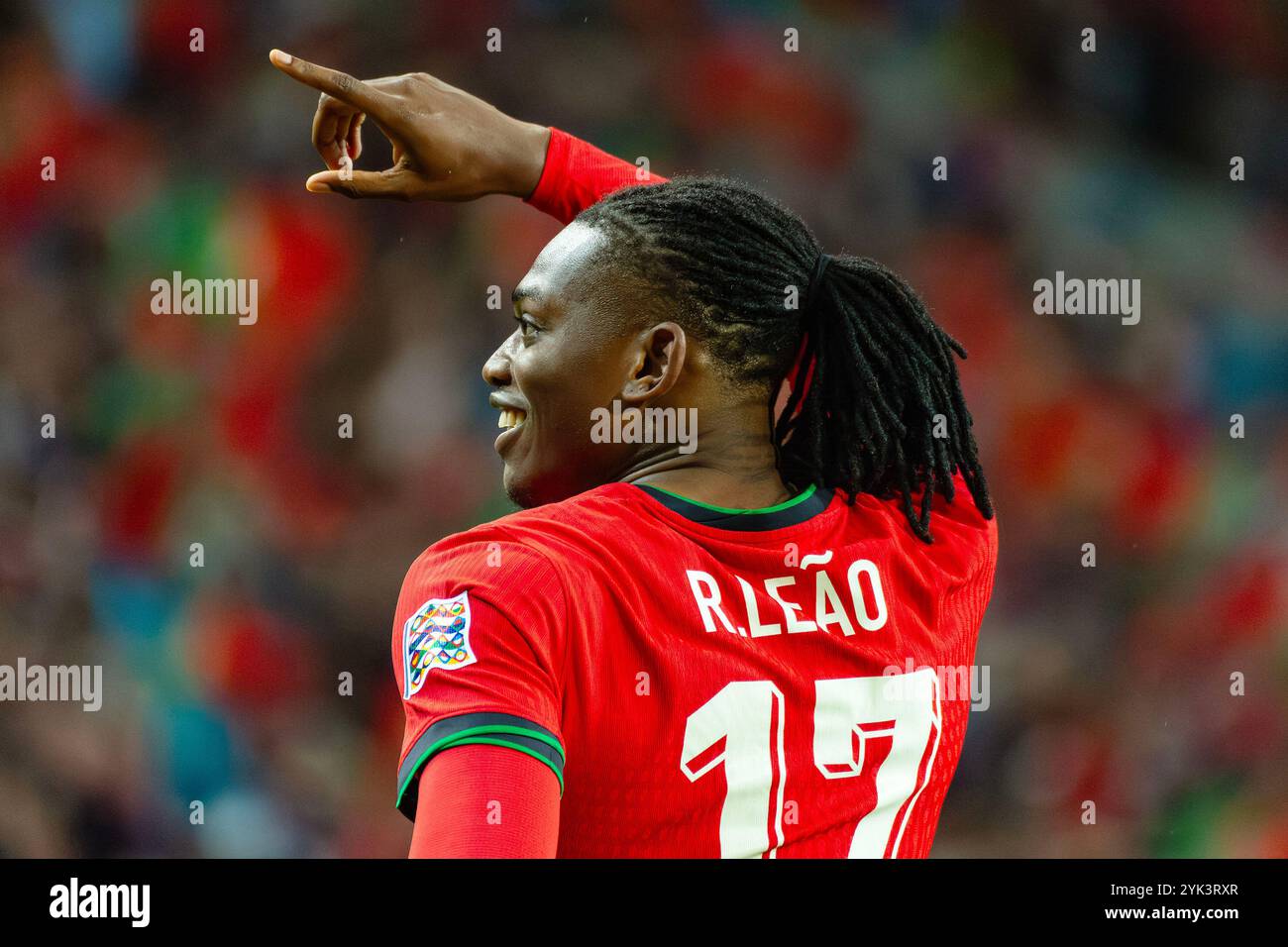 Porto, Portugal. 15 novembre 2024. Rafael Leão du Portugal célèbre son but 1-0 lors du match de football de la Ligue des Nations de l'UEFA, phase de Ligue, Journée 5 entre le Portugal et la Pologne le 15 novembre 2024 à Estádio do Dragão à Porto, Portugal - photo Jose Salgueiro/DPPI crédit : DPPI Media/Alamy Live News Banque D'Images