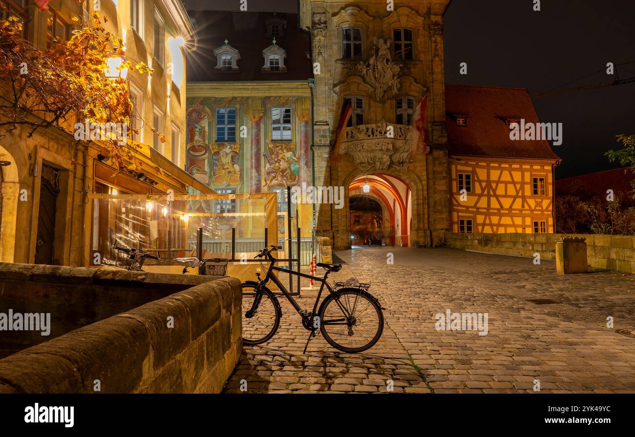 Pont supérieur à Bamberg la nuit, haute-Franconie, Bavière, Allemagne, Europe Banque D'Images