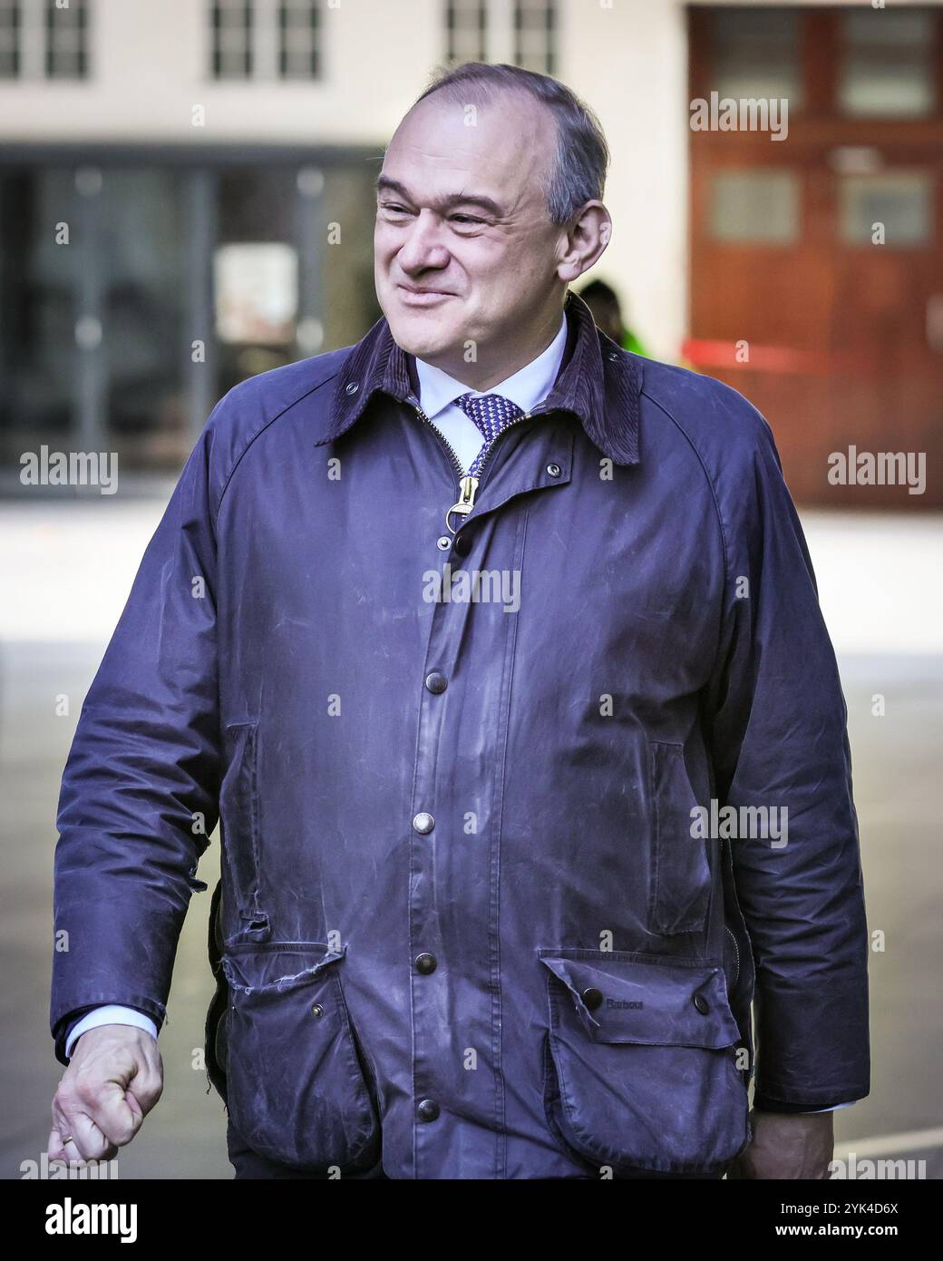 Londres, Royaume-Uni. 17 novembre 2024. Sir Edward (Ed) Davey, chef du Parti libéral démocrate, est vu à la BBC pour la ronde médiatique du dimanche matin. Crédit : Imageplotter/Alamy Live News Banque D'Images