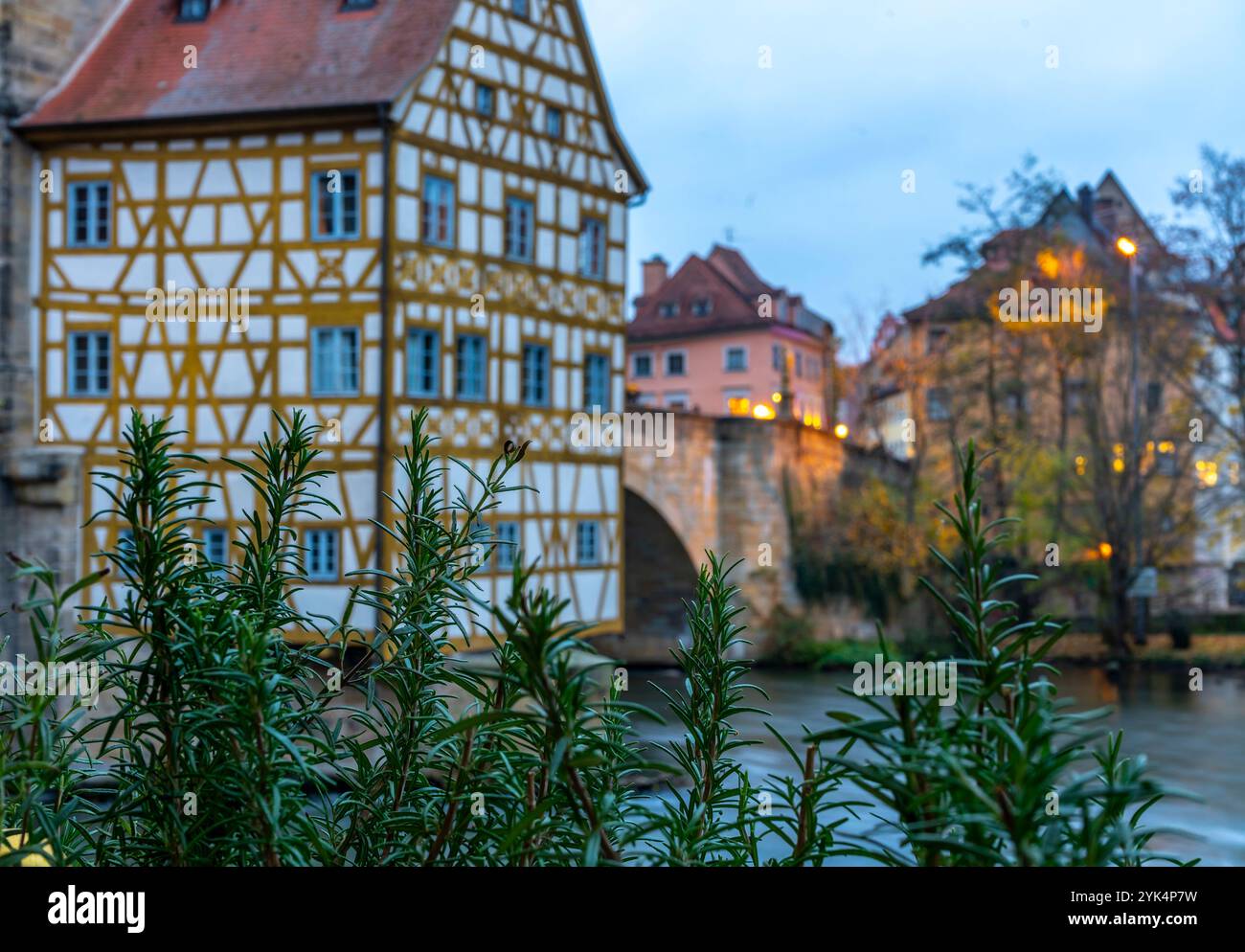 L'ancien hôtel de ville de Bamberg haute-Franconie à l'heure bleue Banque D'Images