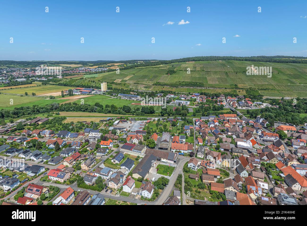 Vue aérienne du village viticole de Markelsheim, un quartier de Bad Mergentheim à Tauberfranken Banque D'Images