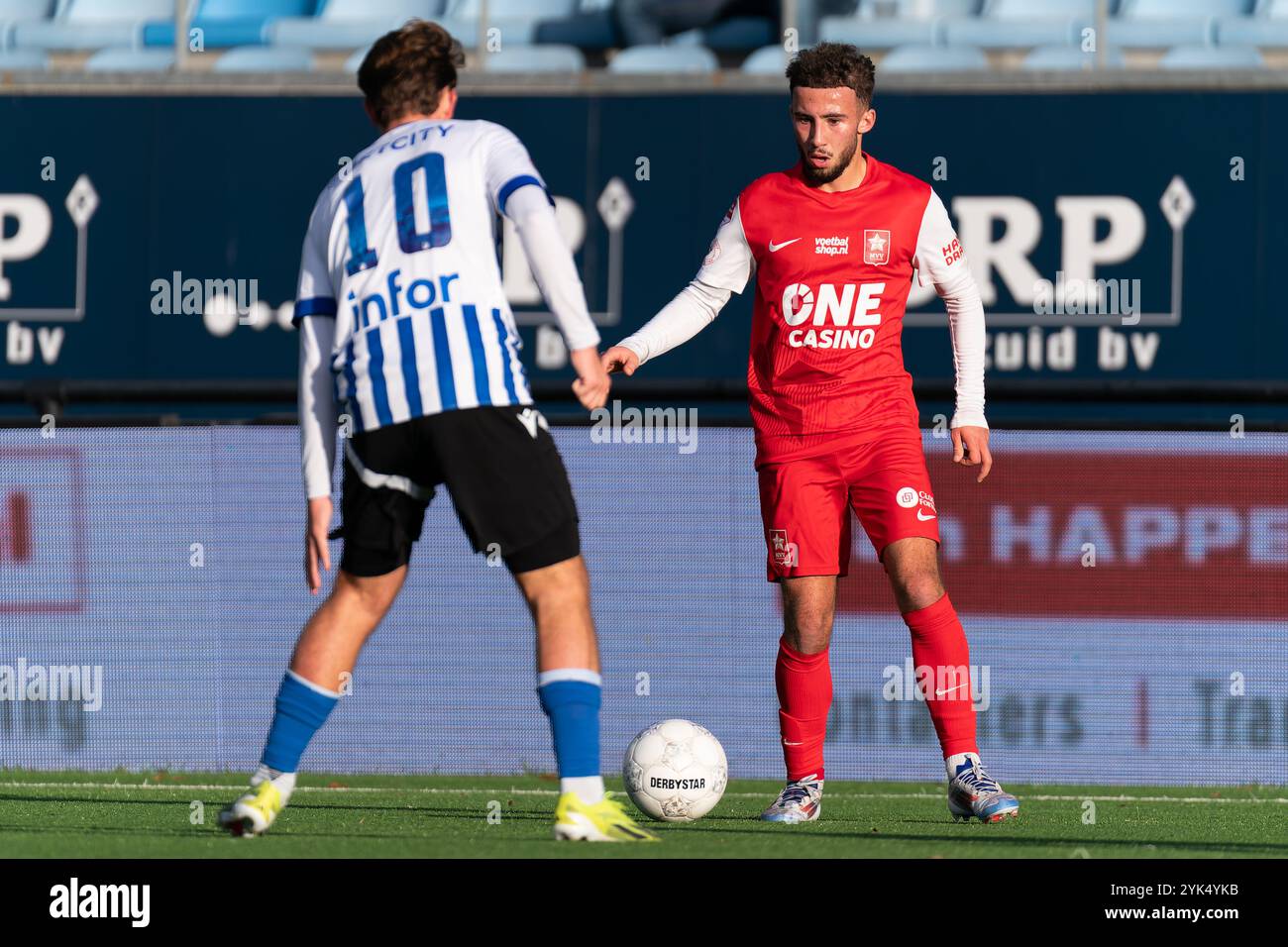 Eindhoven, pays-Bas. 17 novembre 2024. EINDHOVEN, PAYS-BAS - 17 NOVEMBRE : lors du match de Keuken Kampioen Divisie entre le FC Eindhoven et le MVV Maastricht au Jan Louwers Stadion le 17 novembre 2024 à Eindhoven, pays-Bas. (Photo de Joris Verwijst/Orange Pictures) crédit : Orange pics BV/Alamy Live News Banque D'Images