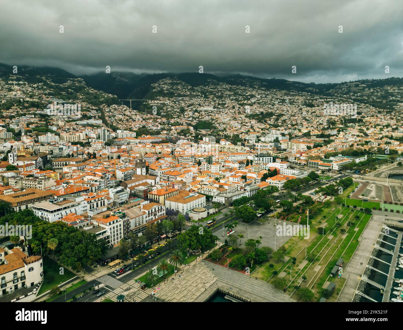 Vue aérienne de la capitale de l'île de Madère Funchal, Portugal Banque D'Images