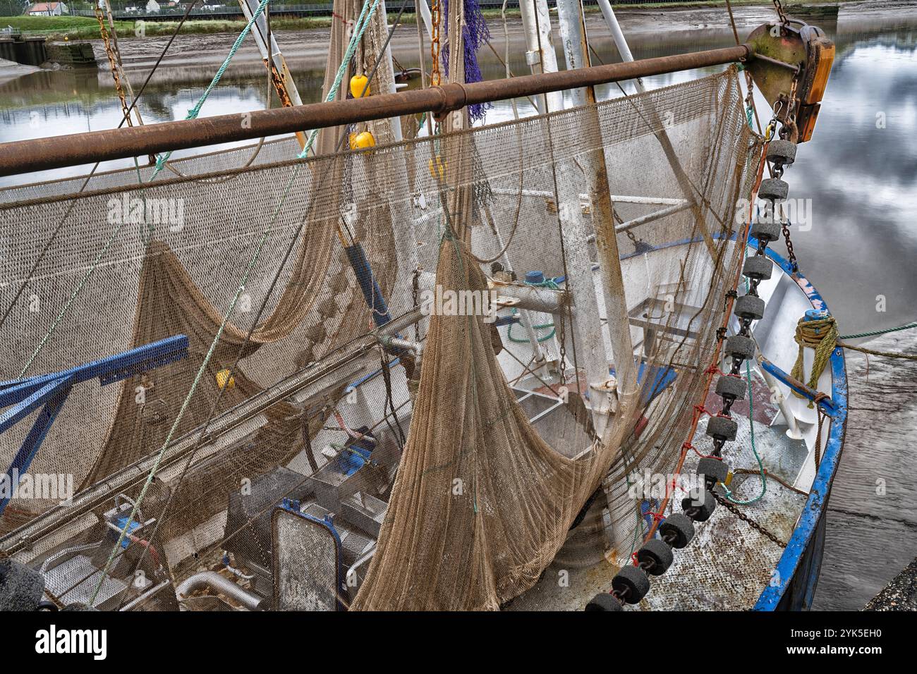 Détail des filets de pêche commerciaux sur le bateau de pêche Portunus - LN91 - King's Lynn Fishing Vessel, King's Lynn, Norfolk, Angleterre, Royaume-Uni Banque D'Images
