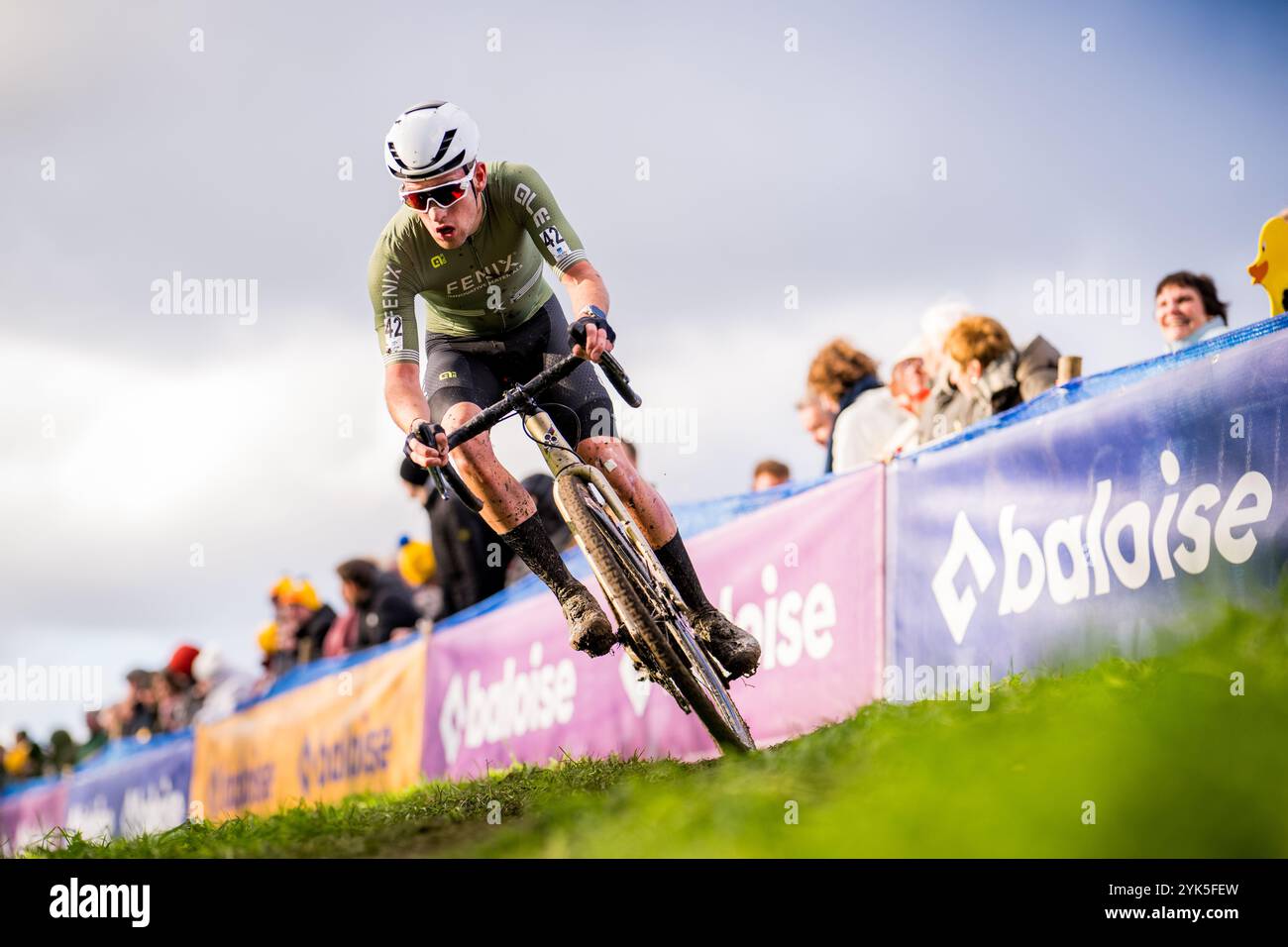 Le néerlandais Ryan Kamp photographié en action lors de la course d'élite masculine de l'épreuve cycliste 'Flandriencross', étape 3/8 de la compétition 'X20 Badkamers Trofee', dimanche 17 novembre 2024 à Hamme. BELGA PHOTO JASPER JACOBS Banque D'Images