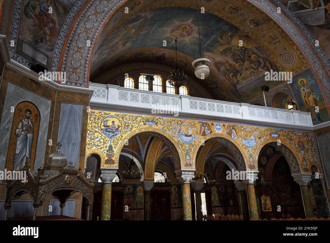 Église néo-byzantine d'Agios Andreas, vue intérieure, Patras, Péloponnèse, Grèce occidentale, Grèce, Europe Banque D'Images