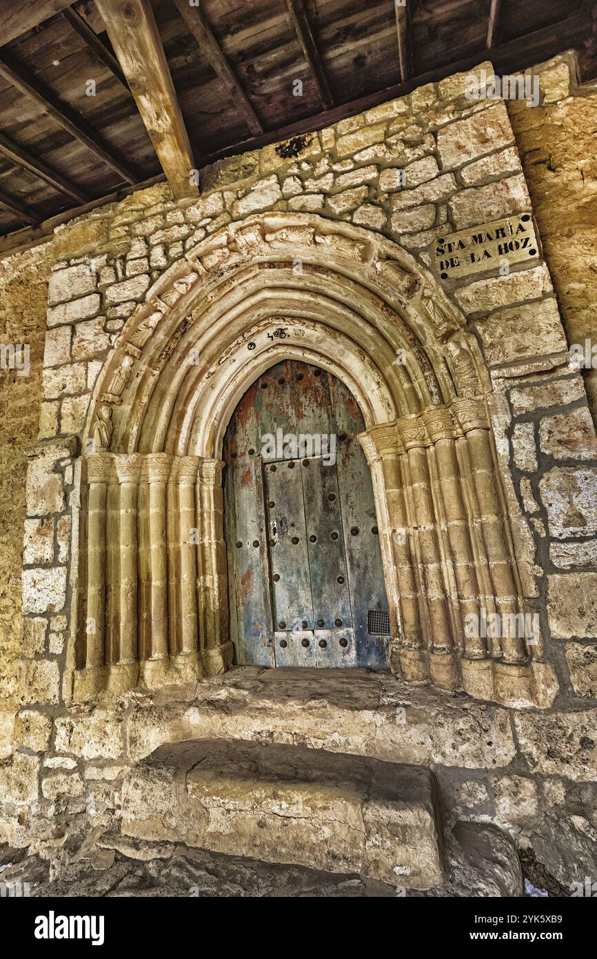 Ermitage de Santa Maria de la Hoz, style roman-gothique du XIIIe siècle, Parc naturel des Montes Obarenes-San Zadornil, Tobera, Las Merindades, Burgos, Banque D'Images