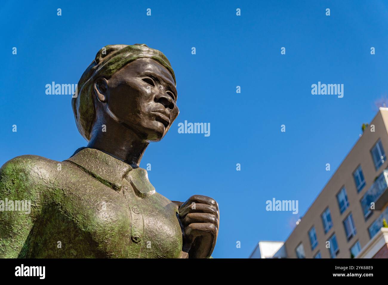 New York, NY US - 11 novembre 2024 : le Harriet Tubman Memorial ou Swing Low par l'artiste Alison Saar à Harlem. Banque D'Images