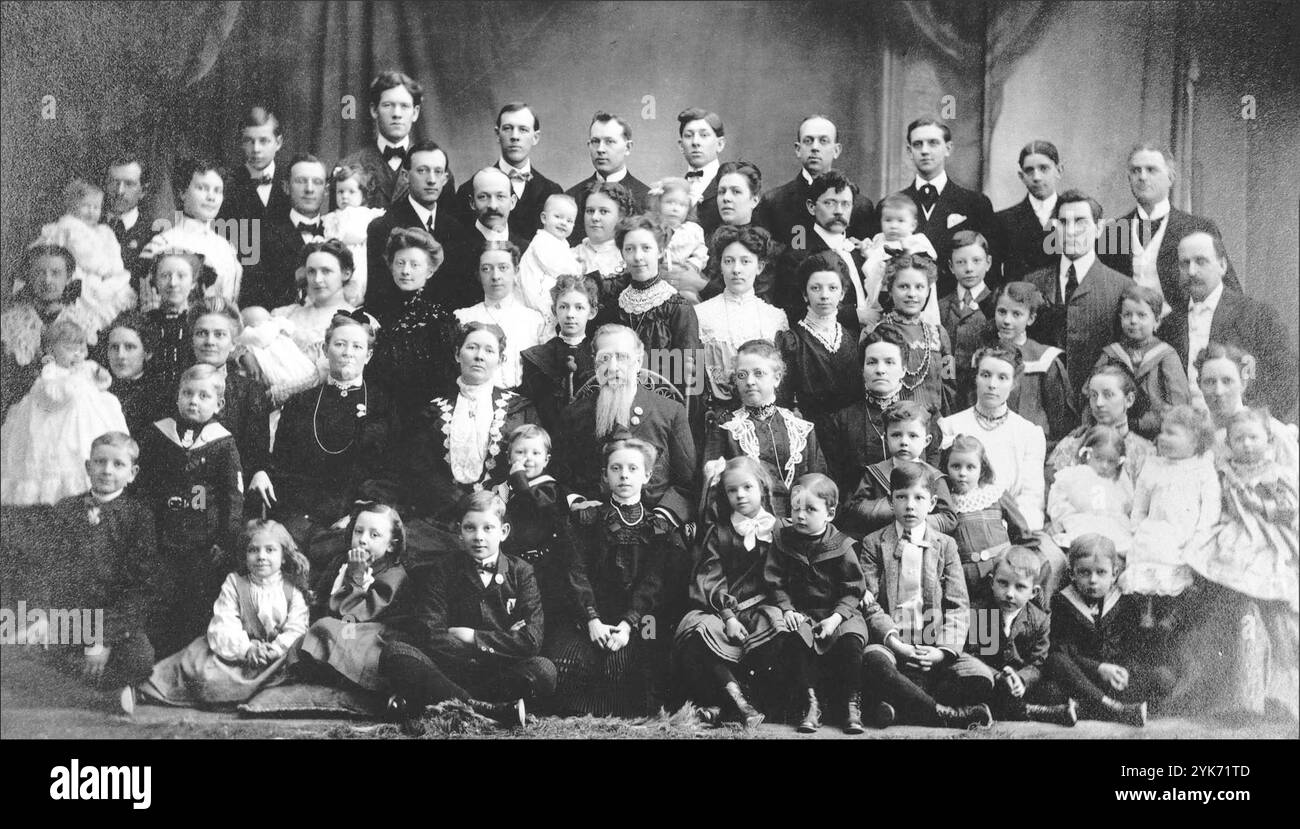 Portrait de famille de Joseph F. Smith, président de l'Église de Jésus-Christ des Saints des derniers jours en octobre 1901. Banque D'Images