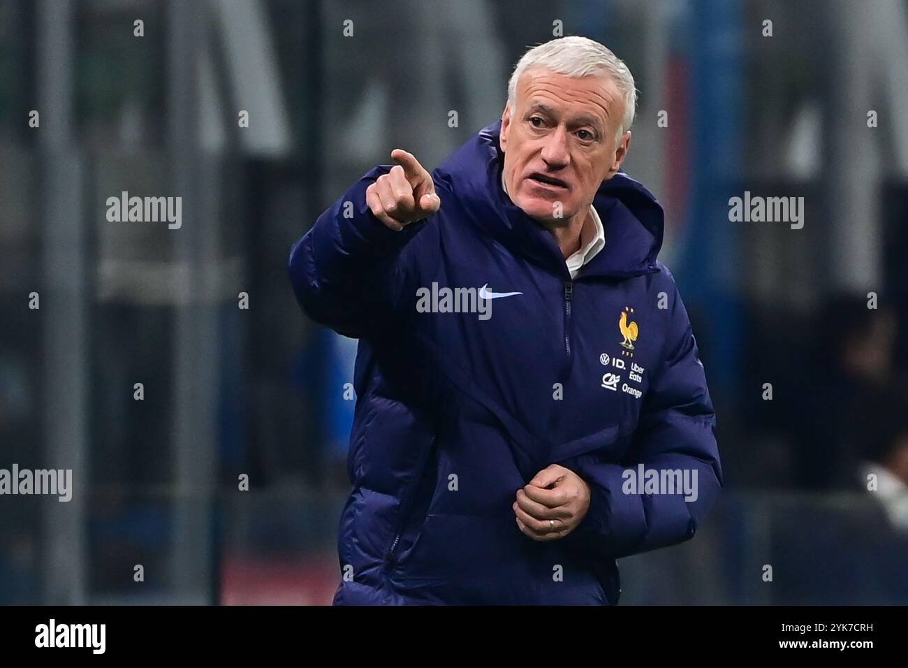 Didier Deschamps, entraîneur-chef de l'équipe de France lors du match de football de l'UEFA Nations League opposant l'Italie et la France au stade San Siro de Milan, Italie, le 17 novembre 2024 crédit : Piero Cruciatti/Alamy Live News Banque D'Images