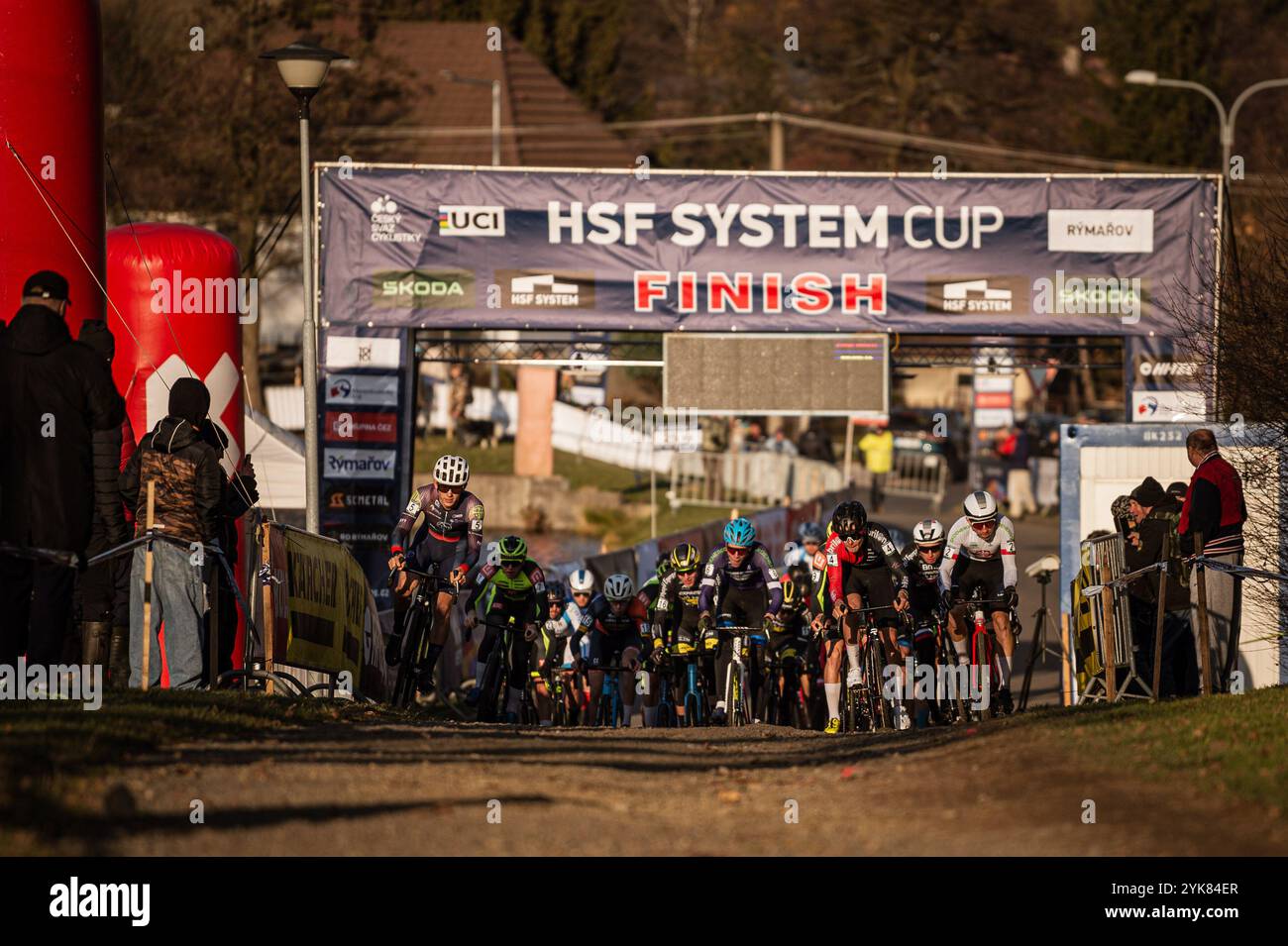 HSF SYSTEM CUP 2024, Coupe tchèque en cyclocross, cyclocross, début de la course d'élite masculine UCI C2, le 16 novembre 2024, Rymarov, république tchèque. (CTK photo/Ja Banque D'Images