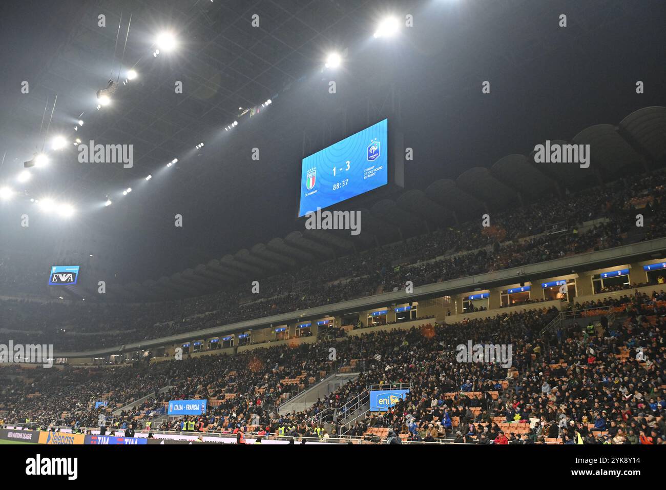 Stade San Siro, Milan, Italie. 17 novembre 2024. International Football UEFA Nations League, Groupe 2, Italie contre France ; Tableau de bord numérique à l'intérieur du stade San Siro crédit : action plus Sports/Alamy Live News Banque D'Images