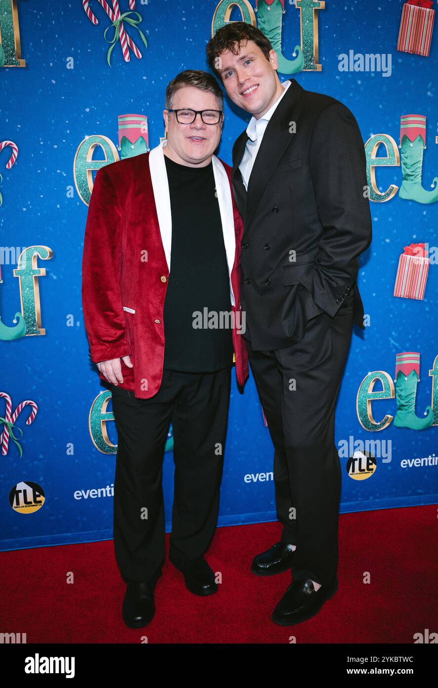 17 novembre 2024, New York, NY, États-Unis : Sean Astin et Grey Henson assistent à la soirée d'ouverture de 'Elf the musical' Broadway au Marquis Theatre de New York. 17 novembre 2024. (Crédit image : © photo image Press via ZUMA Press Wire) USAGE ÉDITORIAL SEULEMENT! Non destiné à UN USAGE commercial ! Banque D'Images