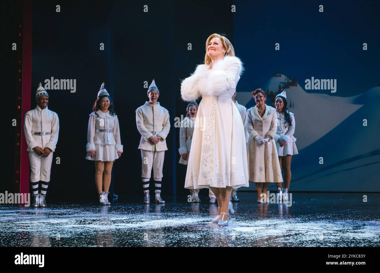 17 novembre 2024, New York, NY, USA : Ashley Brown vue sur scène pendant l'appel de rideau pour 'Elf the musical' Broadway soirée d'ouverture au Marquis Theatre de New York. 17 novembre 2024. (Crédit image : © photo image Press via ZUMA Press Wire) USAGE ÉDITORIAL SEULEMENT! Non destiné à UN USAGE commercial ! Banque D'Images