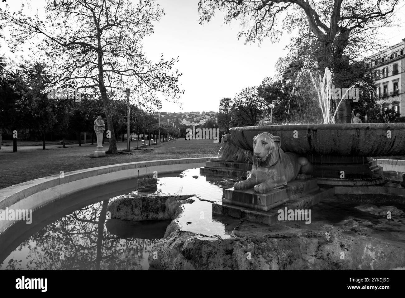 Villa Comunale est un parc à Naples, construit dans les années 1780 par le roi Ferdinand IV sur des terres récupérées le long du port de Mergellina. Banque D'Images
