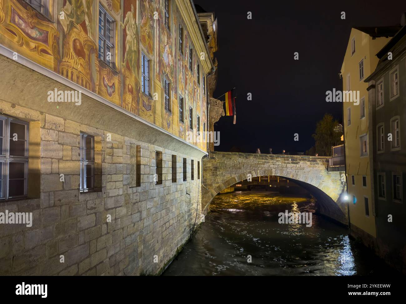 Ancien hôtel de ville de Bamberg la nuit haute-Franconie, Bavière, Allemagne, Europe art design Banque D'Images