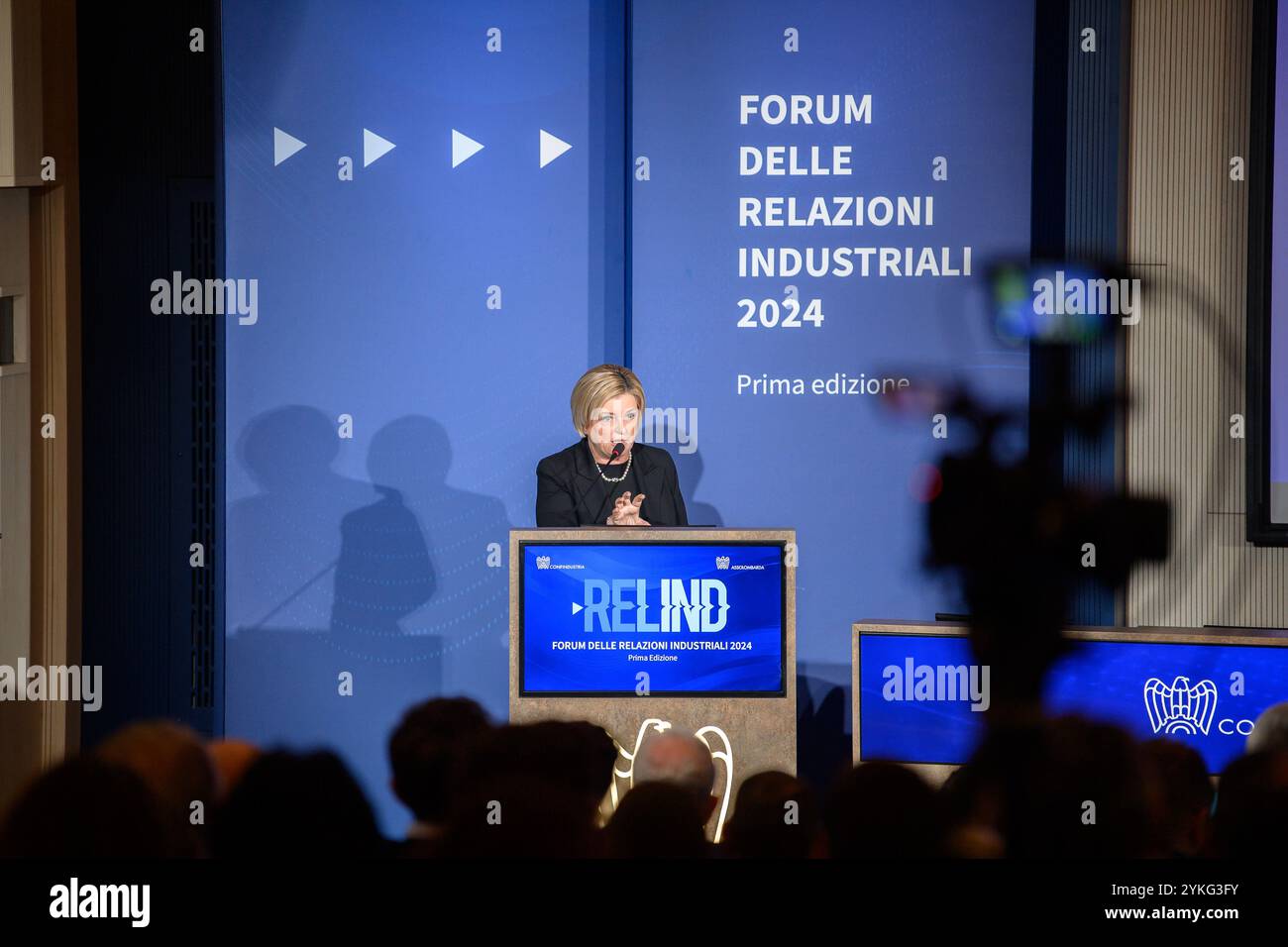 Milano, Milano. 18 novembre 2024. Ministro Marina Calderone partecipa a RELIND-Forum delle Relazioni industriali, presso Assolombarda - Milano, Luned&#xec ; 18 novembre 2024 (Foto Claudio Furlan/Lapresse) Marina Calderone participe au RELIND-Forum of Industrial relations, à Assolombarda - Milan, lundi 18 novembre 2024 (photo Claudio Furlan/Lapresse) crédit : LaPresse/Alamy Live News Banque D'Images