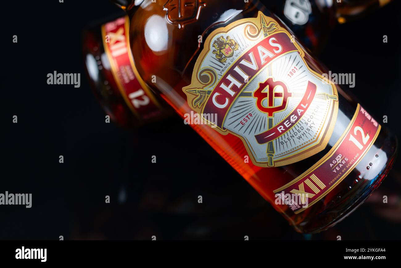 LONDRES, ROYAUME-UNI - 30 JUILLET 2024 Chivas Regal 12 ans Blended Scotch Whisky, Un whisky écossais mélangé de 12 ans créé par son frère fondateur Banque D'Images