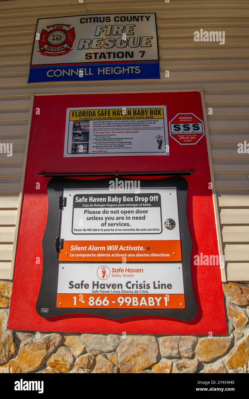 Crystal River, Floride, 17 novembre 2024 : une boîte de bébé Safe Haven nouvellement installée à la caserne de pompiers 7 à Crystal River, Floride, remise, naissance, nouveau-né Banque D'Images