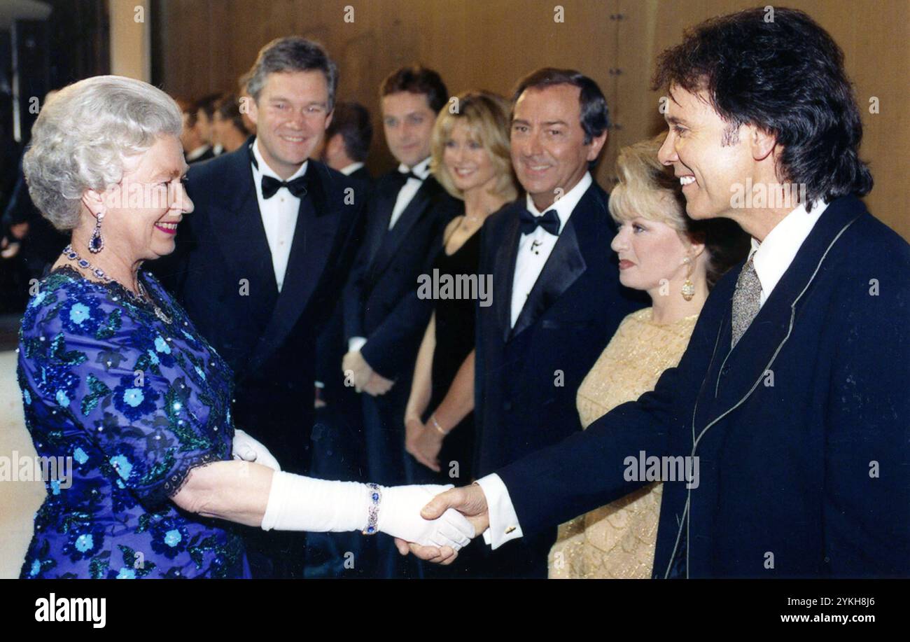 20 novembre 1995 Londra Archivio Storico Olycom/Lapresse Elisabetta II (nata Elizabeth Alexandra Mary ; Londra, 21 aprile 1926 - Castello di Balmoral, 8 settembre 2022 è stata regina del Regno Unito di Gran Bretagna e Irlanda del Nord e degli altri reami del Commonwealth dal 6 febbraio 1952 fino alla sua morte avvenuta l'8 settembre 2022.Figlia maggiore del Duca di York, Elische di sugetta di sugetta di suge di sugetta, Gibbraio di sugetta, diventò prima Duchessa di York e poi regina consorte, divenne erede al trono nel 1936, anno dell'abdicazione di suo zio Edoardo VIII. Nella Foto : Regina E Banque D'Images