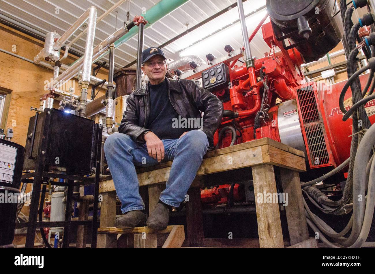Luke Brubaker, fondateur et copropriétaire de Brubaker Farms, qui est à la fois un journal intime et producteur d’énergie verte à Mount Joy, PA, le 19 mars 2011. La ferme familiale appartenant à Luke, Mike et Tony Brubaker compte environ 850 vaches et 700 jeunes animaux, produisant 20 200 000 livres de lait l'an dernier. Elle compte 13 employés à temps plein et plus de 1 500 acres de terres agricoles. Leur digesteur de méthane a été rendu possible grâce à une subvention du programme REAP (rural Energy for America) du Département de l'Agriculture des États-Unis (USDA) qui a fourni une part des coûts de l'achat du digesteur. Il peut gérer plus de 41 859 metr Banque D'Images