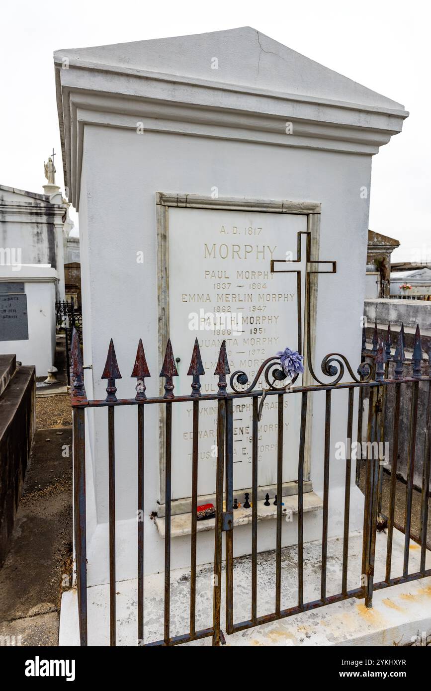 Tombeau de Paul Morphy dans le cimetière Louis N° 1. Paul Morphy était un joueur d'échecs américain et a été reconnu comme le plus grand maître d'échecs du monde. Banque D'Images