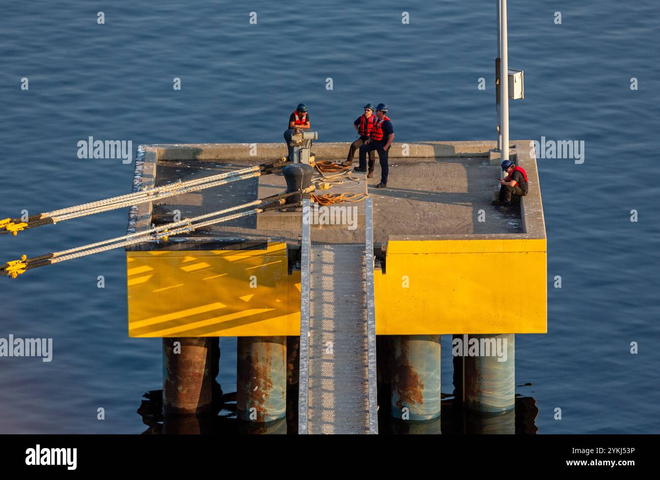 Plate-forme d'amarrage de navires, la Baie, Saguenay, Québec, Canada Banque D'Images