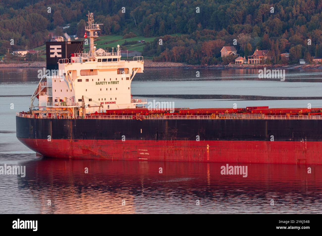 Cargo, rivière Saguenay, la Baie, Saguenay, Québec, Canada Banque D'Images
