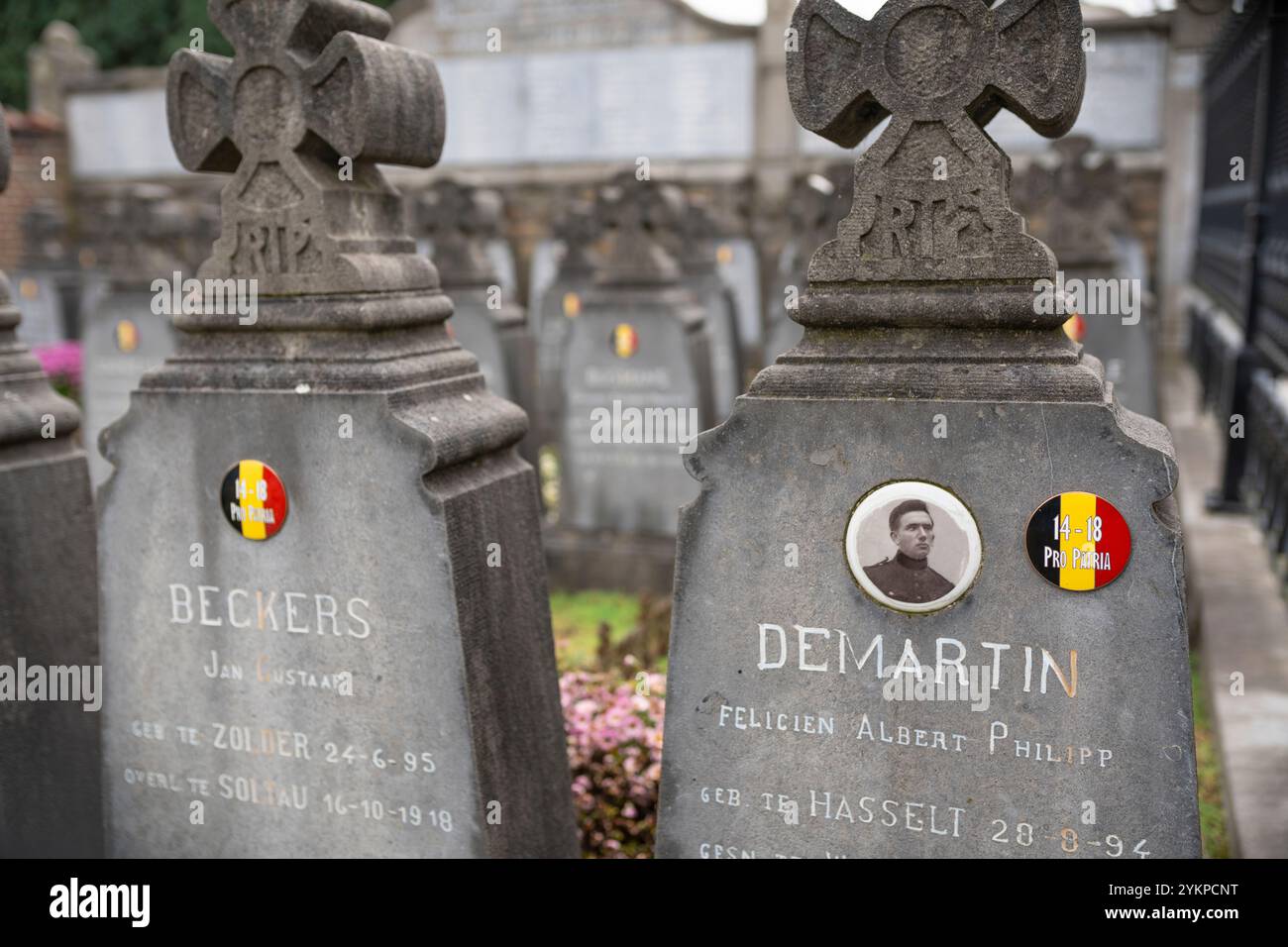 Ancienne cité cimetière de Hasselt en Belgique avec des tombes de guerre de la première Guerre mondiale Banque D'Images