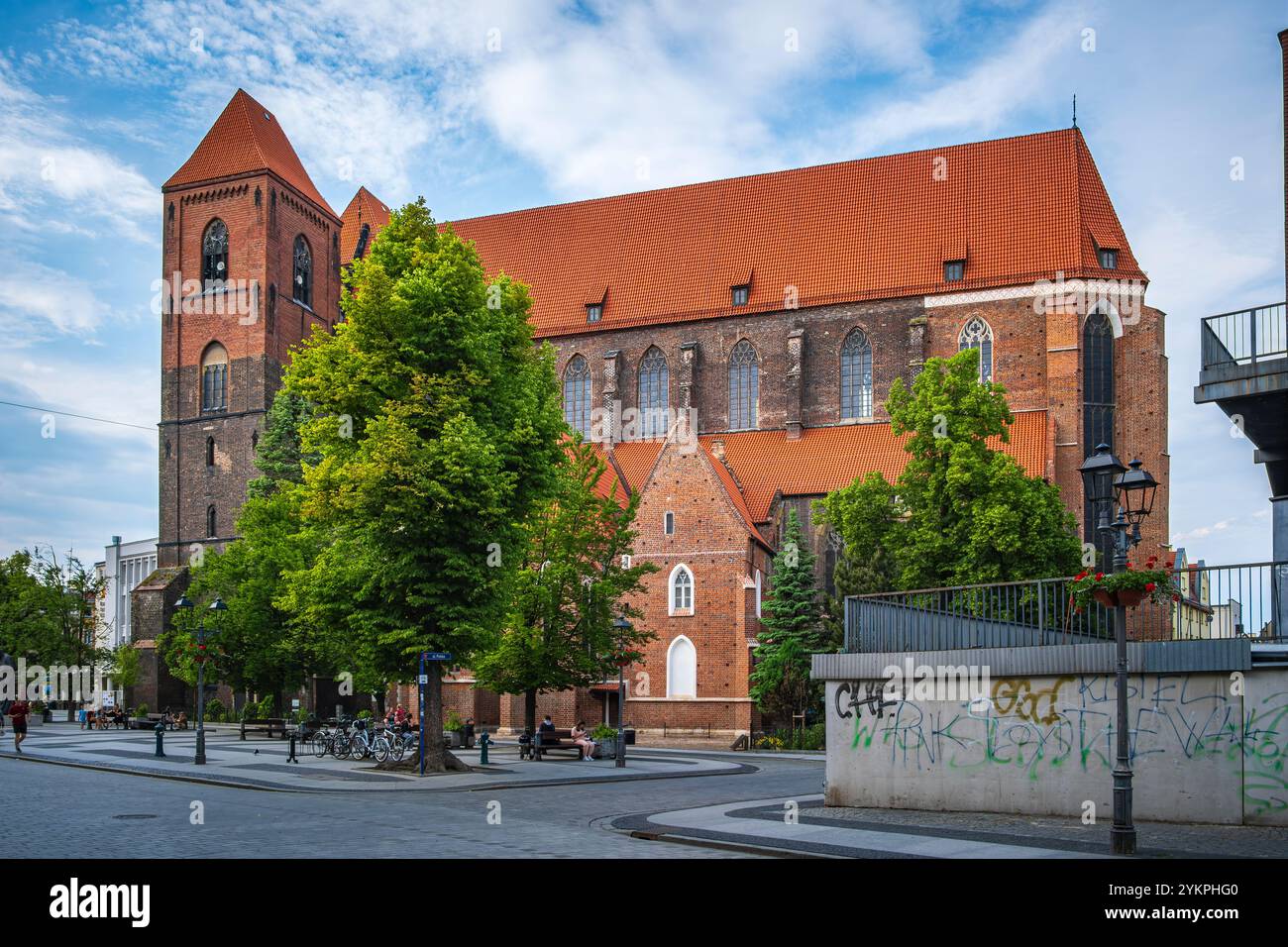 L'église Saint-Nicolas, une basilique du XIVe siècle dans la ville haute-Silésie de Brieg/Brzeg, Powiat Brzeski, Voïvodie d'Opole, Pologne. Banque D'Images