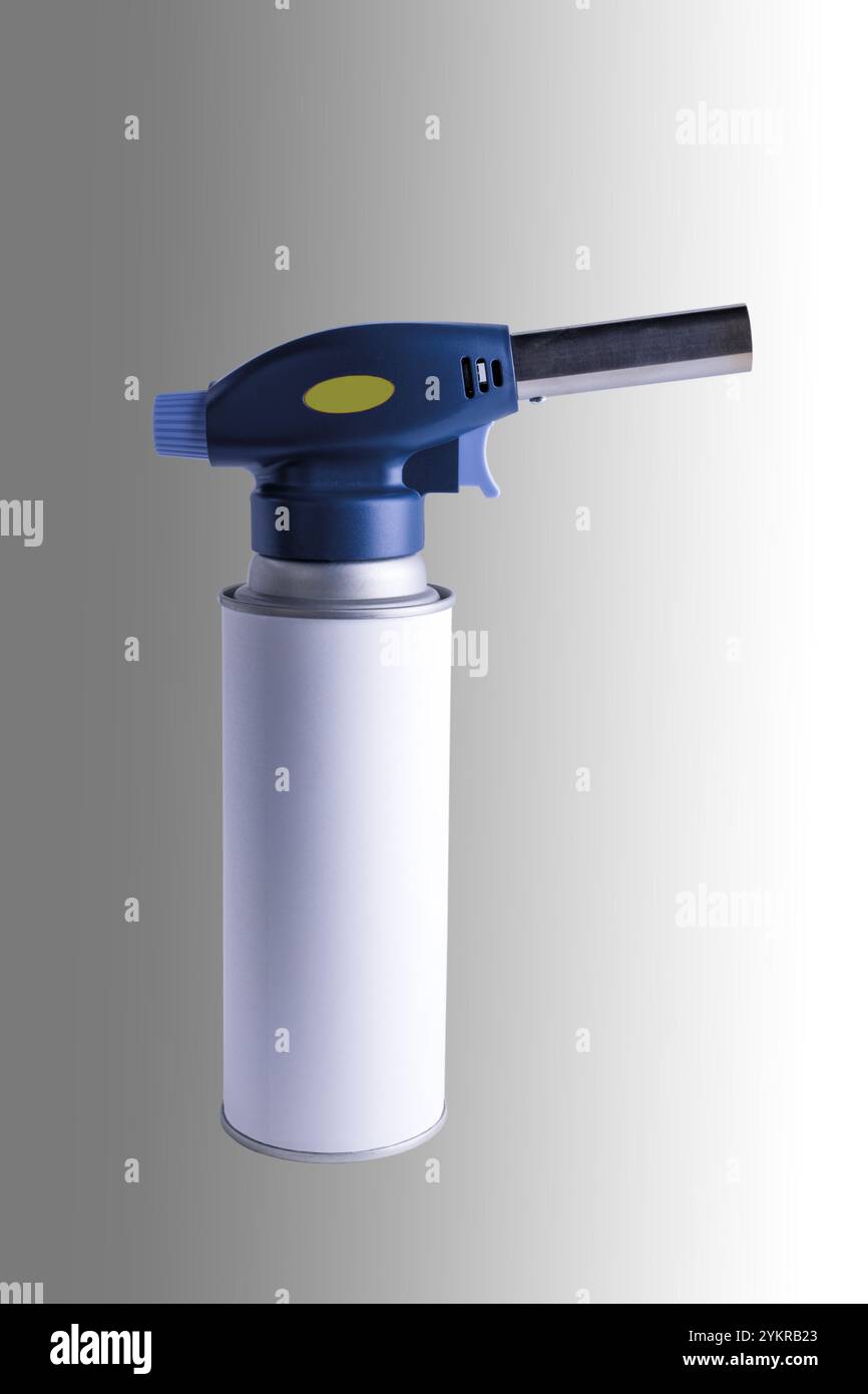 Brûleur à gaz sur canette. Gros plan. Isolé sur un fond gris. Banque D'Images