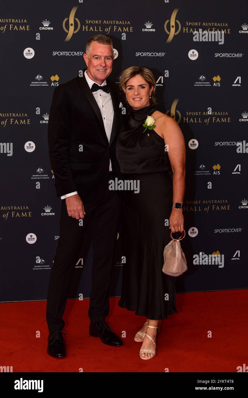 Melbourne, Australie. 18 novembre 2024. Karen Murphy (à droite) sur le tapis rouge pour le dîner de gala d'induction et de remise des prix du Sport Australia Hall of Fame au Crown palladium, Melbourne. (Photo de Alexander Bogatyrev/SOPA images/SIPA USA) crédit : SIPA USA/Alamy Live News Banque D'Images