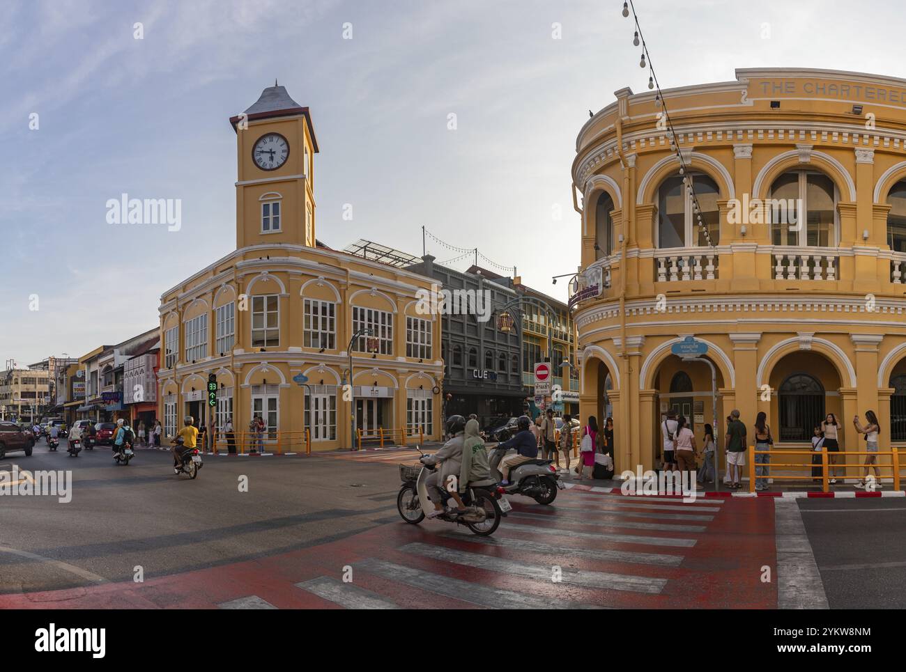 Une photo du bâtiment jaune Museum Phuket dans la vieille ville de Phuket Banque D'Images