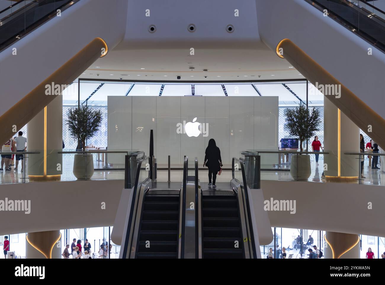 Une photo de l'Apple Store au Dubai Mall Banque D'Images