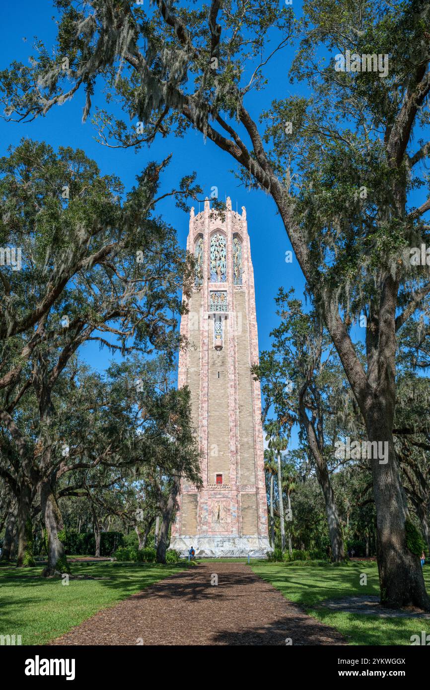 The Singing Tower at Bok Tower Gardens, Lake Wales, Floride centrale, États-Unis Banque D'Images