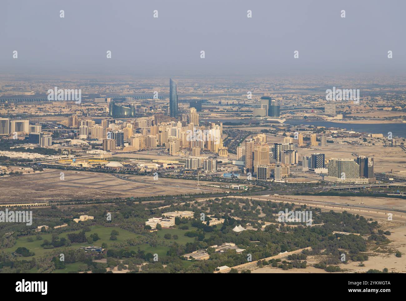 Une image des bâtiments de la distrct Al Jaddaf vus de loin Banque D'Images