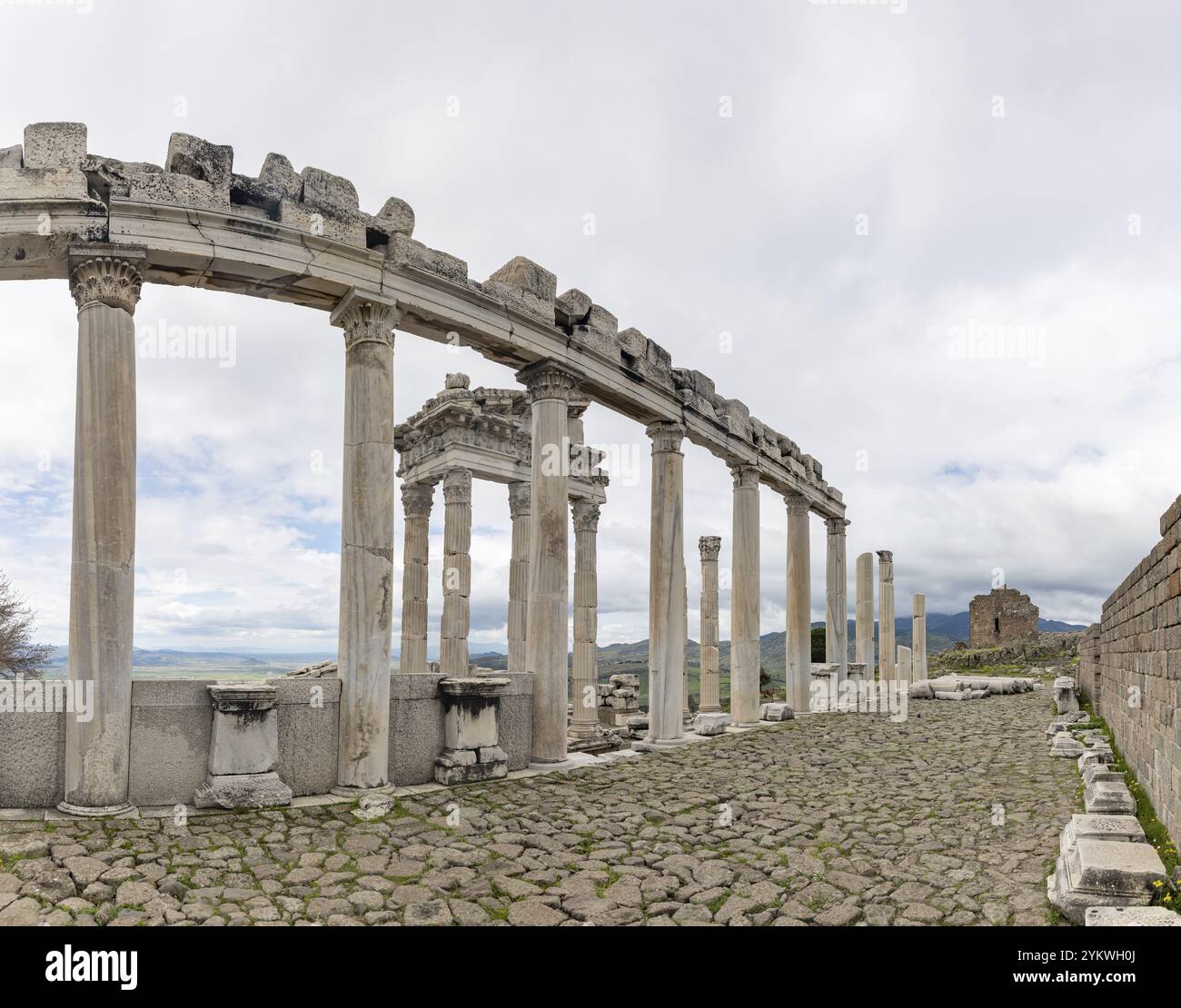 Une photo du temple de Trajan à la ville antique de Pergame Banque D'Images